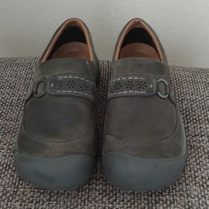 Keen women's slip on outdoor shoes size 8